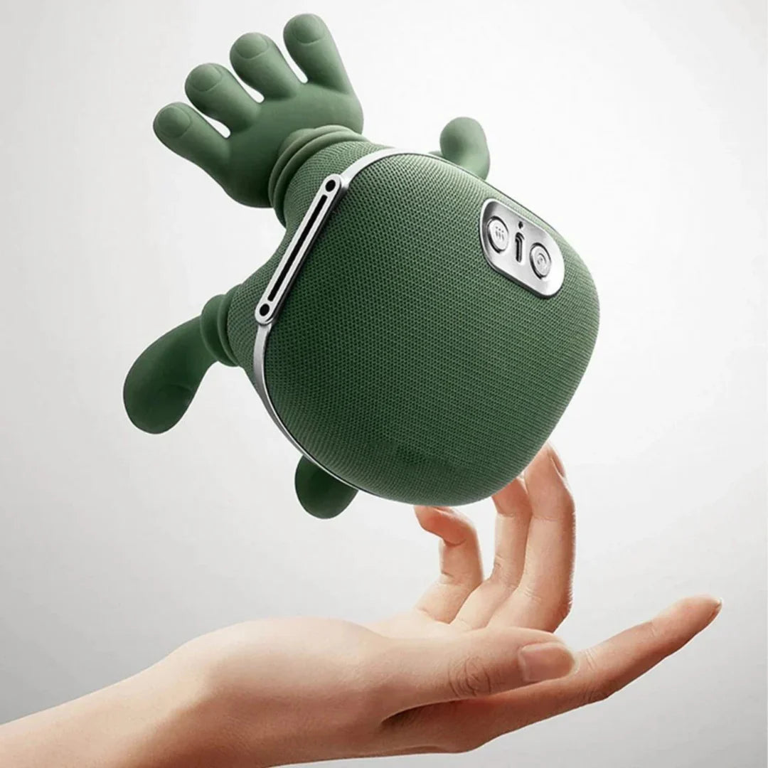 Person nutzt elektrisches Massagegerät mit Infrarot-Wärme